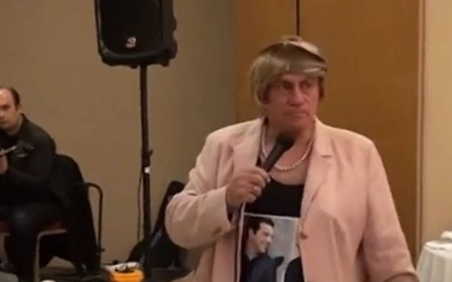 Ο Παναγιώτης Ψωμιάδης ντύθηκε Μέρκελ! (video)