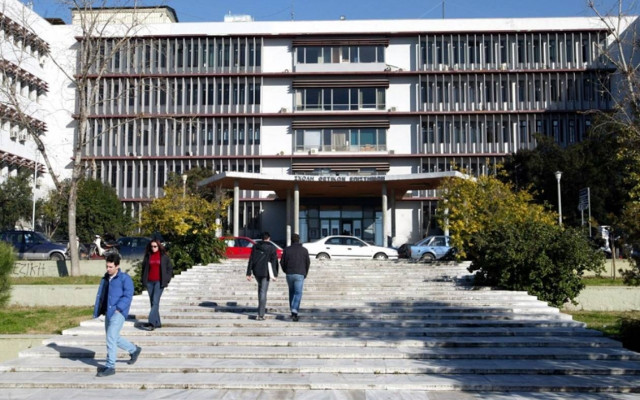 Θεσσαλονίκη: «Χάος» στο Αριστοτέλειο μετά από πάρτι φοιτητών (photos)