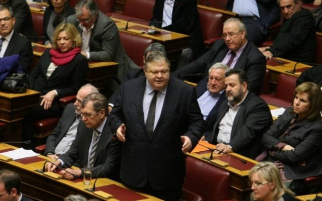 Βουλή: Νέο επεισόδιο Κωνσταντοπούλου – Βενιζέλου με... καρφιά για το Mνημόνιο (video)