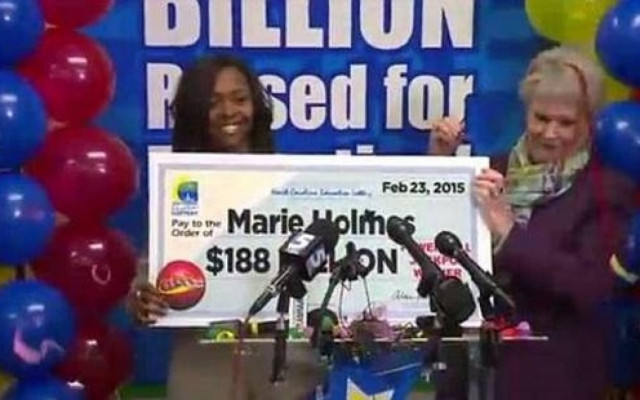 Μητέρα τεσσάρων παιδιών βαθύπλουτη εν μια νυκτί! (video+photos)