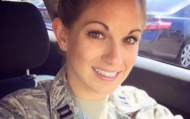 Πανέμορφη στρατιωτικός αυτοκτόνησε μετά τη φρίκη που έζησε στο Αφγανιστάν
