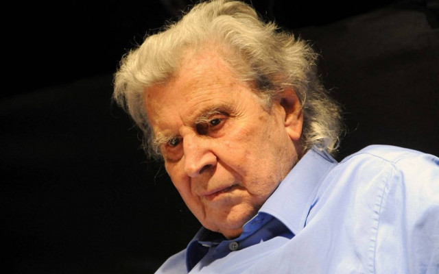 Ο Μίκης Θεοδωράκης στηρίζει την πρόταση του ΚΚΕ για κατάργηση των μνημονίων