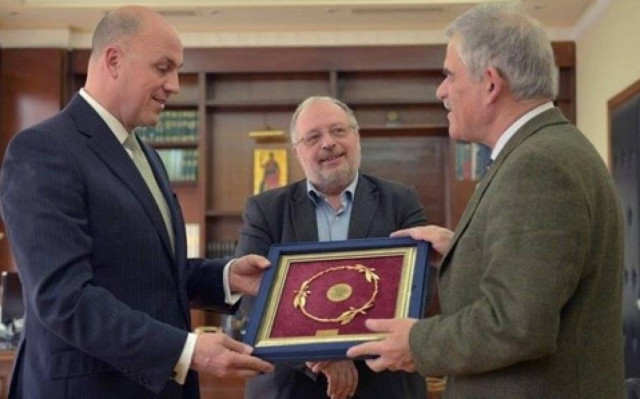 ΥΦΕΘΑ: Συνάντηση με τον πρεσβευτή της Τουρκίας λίγο πριν τις εναέριες παραβιάσεις