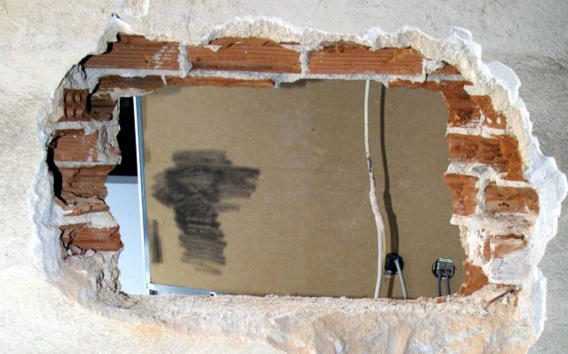 Θεσσαλονίκη: «Ριφιφί» σε κοσμηματοπωλείο - Στα 100.000 ευρώ η «λεία»