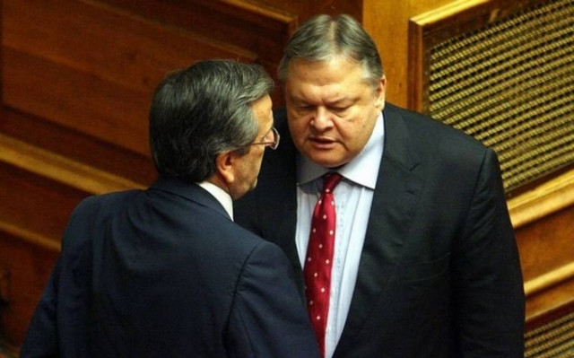 Στο περιθώριο τα σενάρια της «αριστερής παρένθεσης»