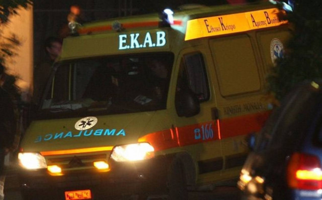 Όχημα έπεσε πάνω σε σταθμευμένη νταλίκα – Νεκρός ο οδηγός