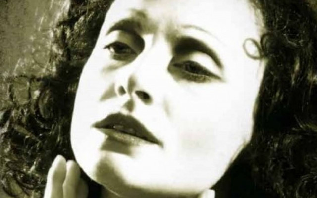 Πιάφ της Παμ Γκεμς, με την Ελεωνόρα Ζουγανέλη στο Θέατρο Rex