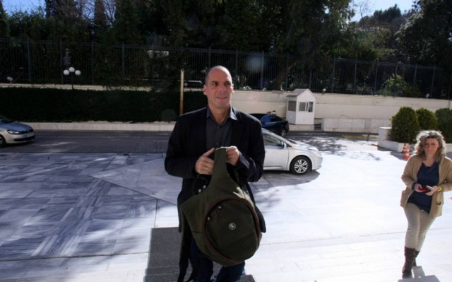 Βαρουφάκης: Στενοχωριέμαι με την κριτική Γλέζου, όχι με του Μηλιού