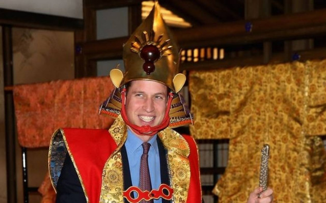 Ο πρίγκιπας Ουίλιαμ με στολή σαμουράι