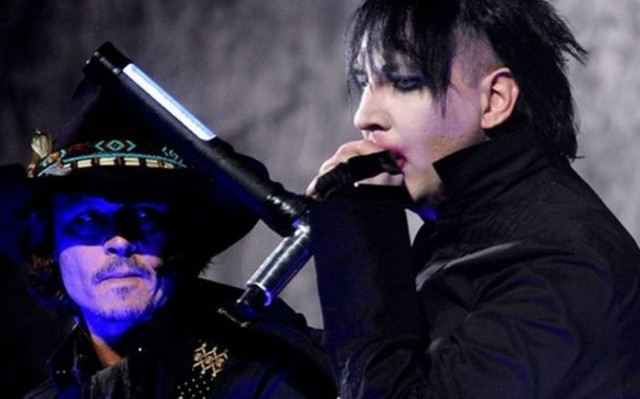 Μάνσον και Ντεπ μαζί στη σκηνή, ροκάρουν (video)