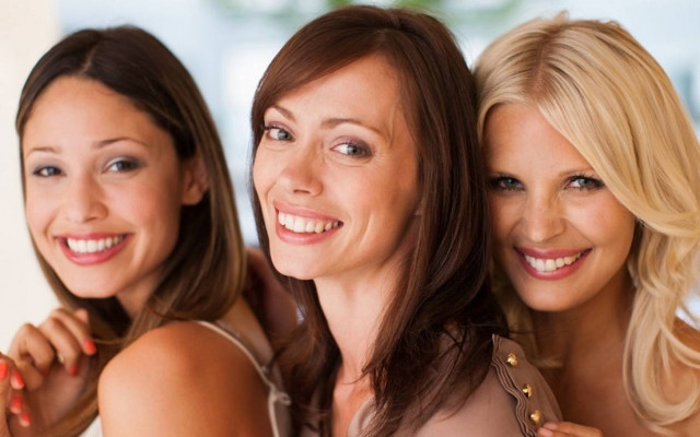 Τα κορίτσια και τα ανέκδοτα