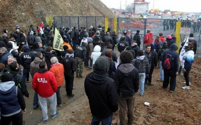 «Χρυσός και πετρέλαιο τελειώνουν την τρόικα. Εθνικοποίηση των μεταλλείων...»