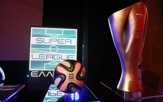 Super League: Αποφασίζουν για… σέντρα!