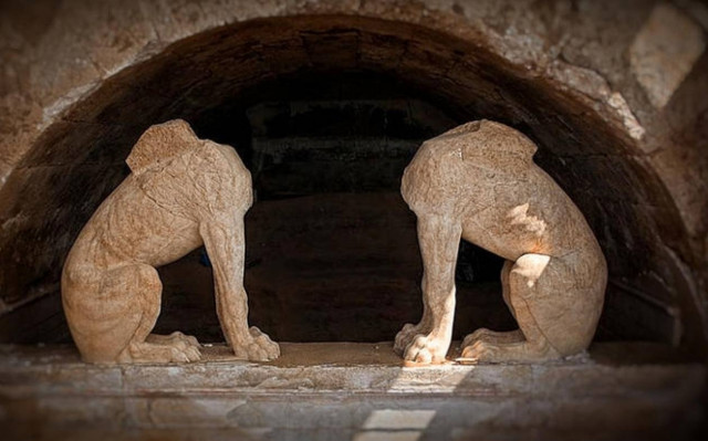 Αμφίπολη – Καμπούρογλου: «Ο Λέων δεν ήταν ποτέ στην κορυφή του λόφου»