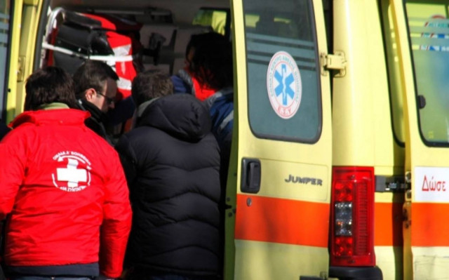 Πρέβεζα: Βρέθηκε τραυματισμένος νεαρός σε αυλάκι δρόμου