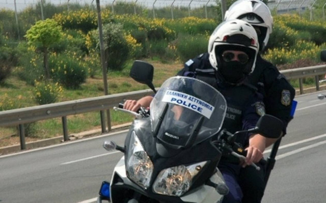 Πύργος: «Ελαφροχέρα» νεαρή λήστεψε κοσμηματοπωλείο