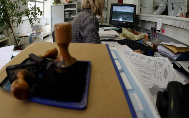 Στο «μικροσκόπιο» της εφορίας από φέτος δάνεια, μερίσματα, ασφαλιστήρια