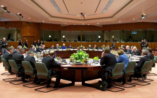 Οι θεσμοί παίζουν το μαρτύριο της σταγόνας