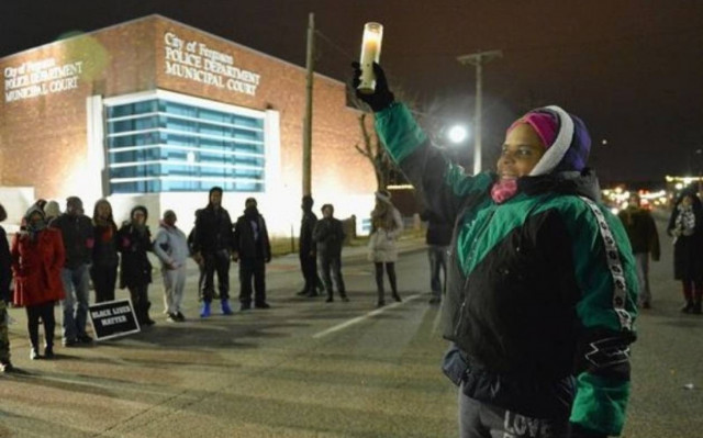 Φέργκιουσον: Αγωγή κατά του αστυνομικού από την οικογένεια του Μάικλ Μπράουν (Vid)