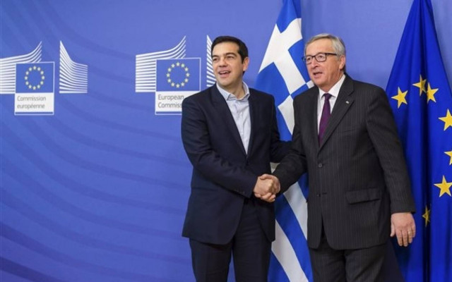 SZ: Ο Τσίπρας ζήτησε «άμεσα έκτακτη συνάντηση» με τον Γιούνκερ
