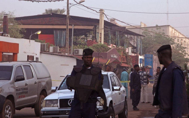 Ισλαμιστική οργάνωση ανέλαβε την ευθύνη για την επίθεση σε εστιατόριο του Μπαμακό