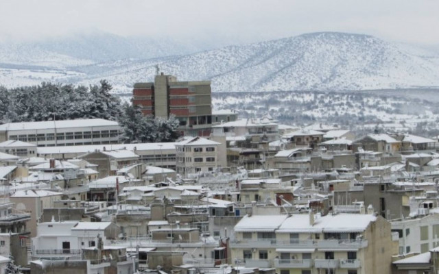Στα «λευκά» ντύθηκε η Κοζάνη (photos)