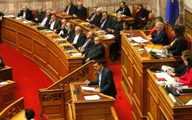 Νέα δημοσκόπηση: Το 64% συνεχίζει να εμπιστεύεται την κυβέρνηση