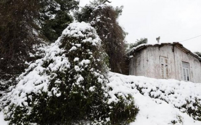 Έντονη χιονόπτωση πλήττει το νομό Σερρών