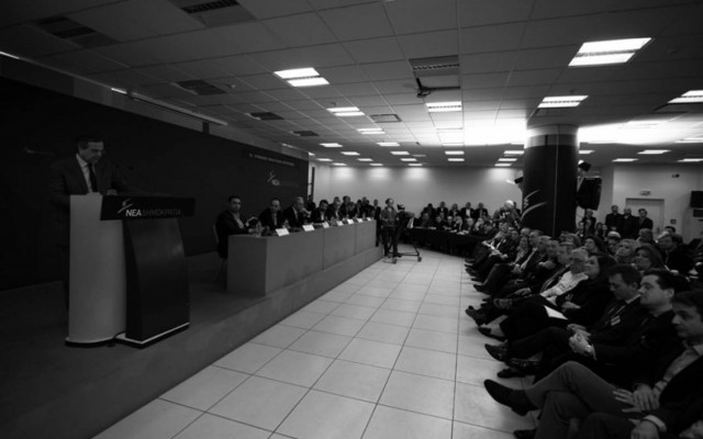 ΝΔ: Δραματική λήξη της συνεδρίασης της Π.Ε. από Σαμαρά