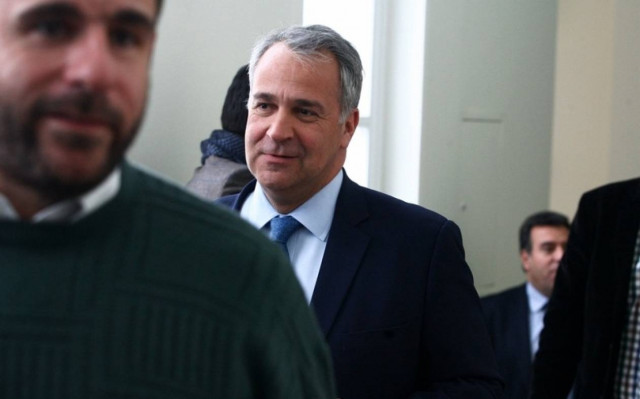 Ο Βορίδης προτάσσει τα… στήθη του για τον Σαμαρά!