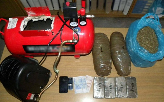 Έκρυβε τα ναρκωτικά στο πορτ-μπαγκάζ του ΚΤΕΛ