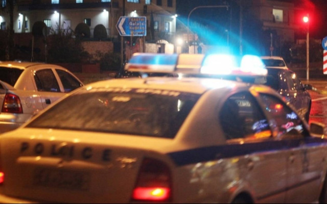 Κάηκαν ολοσχερώς δύο αυτοκίνητα στο Ωραιόκαστρο