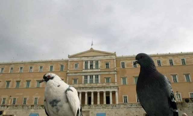 Handelsblatt: Η Ελλάδα μπορεί να μην έχει χρήματα σε λίγες εβδομάδες