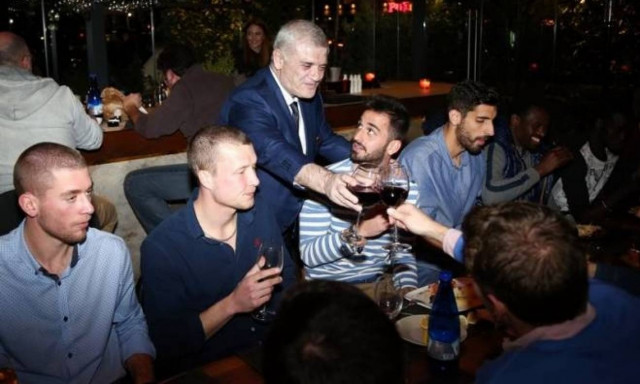 ΑΕΚ – Ολυμπιακός: Στο ξενοδοχείο ο Μελισσανίδης