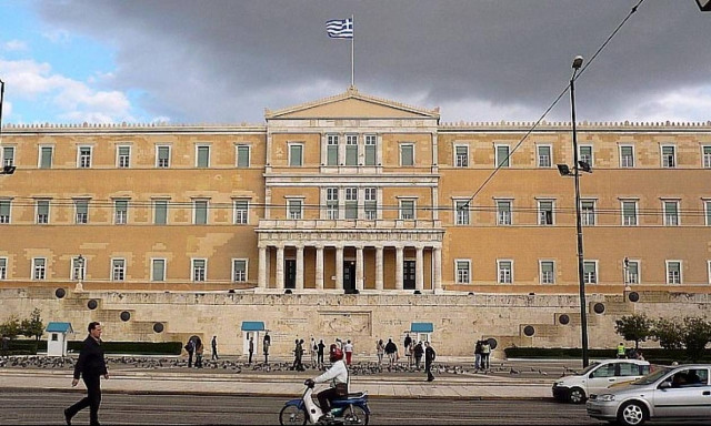 DW: Περιμένοντας τους «θεσμούς»