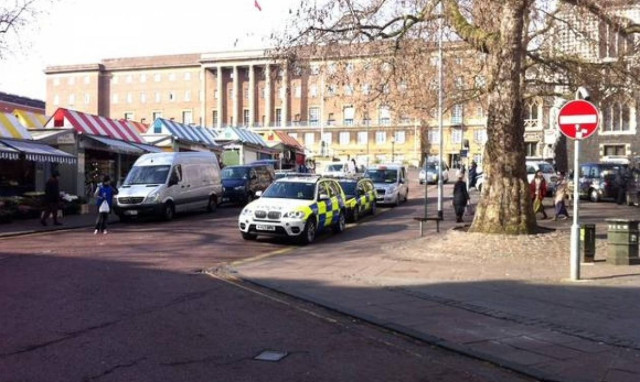 Συναγερμός στο Νόργουιτς για έναν ένοπλο άνδρα