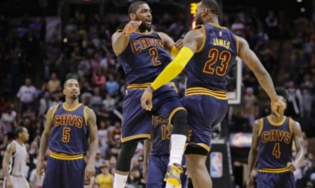 ΝΒΑ: Τρέλα ο Έρβινγκ, ήττα για Αντετοκούνμπο, Καλάθη και Κουφό