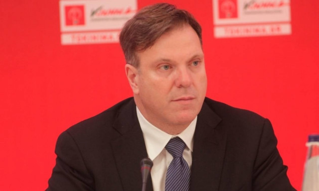 Επίθεση Κινήματος στη συγκυβέρνηση