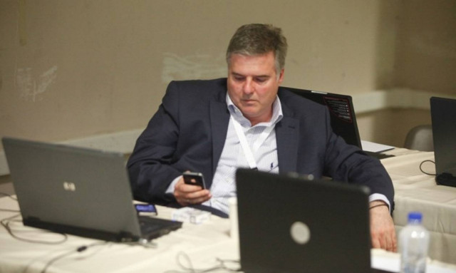 Χάκερς «έριξαν» τον λογαριασμό του Γιώργου Μουρούτη στο Twitter