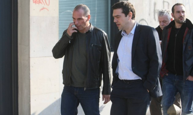 Η έξοδος Τσίπρα-Βαρουφάκη από το Μέγαρο Μαξίμου