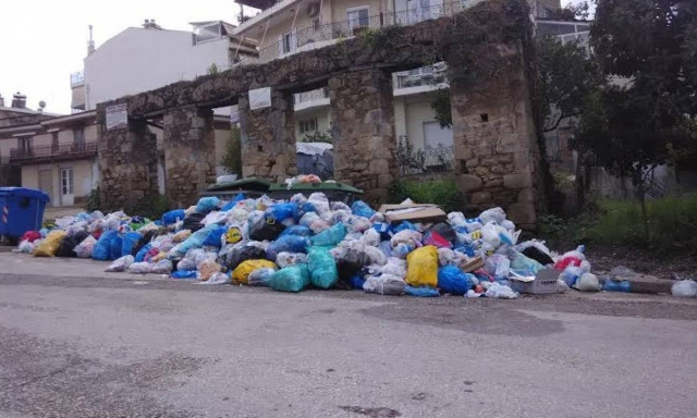 Λαϊκή εξέγερση στον Πύργο για τα σκουπίδια