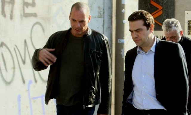 Bild: Αυθεντικό το βίντεο της άσεμνης χειρονομίας Βαρουφάκη κατά των Γερμανών (video)