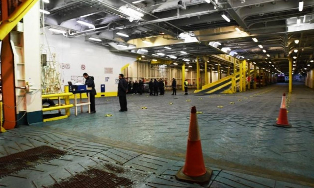 Βαγγέλης Γιακουμάκης: Αναχώρησε το πλοίο που μεταφέρει τη σορό του (photos)