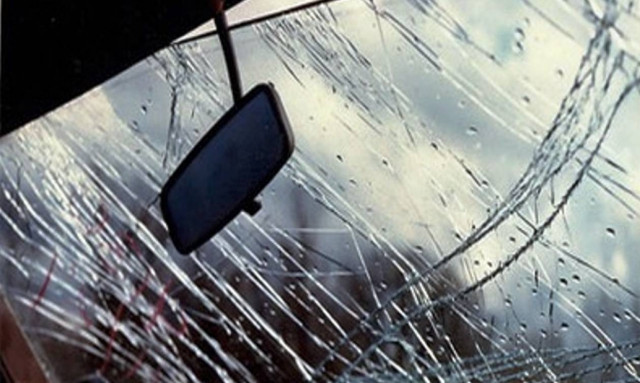 Πολύγυρος: Δύο νεκροί και τρεις τραυματίες σε τροχαίο