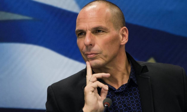 Ο Βαρουφάκης παραμένει στη θέση του