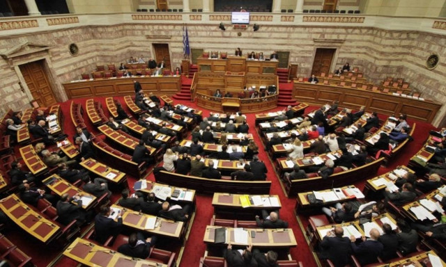 Σε δημόσια διαβούλευση το νομοσχέδιο για τις επαναπροσλήψεις