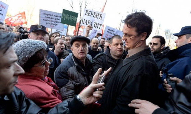 Σερβία: Περιέλουσαν με νερό τον υπουργό Παιδείας