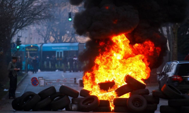 Επεισόδια στη Φρανκφούρτη: 350 συλλήψεις στις συγκεντρώσεις διαμαρτυρίας