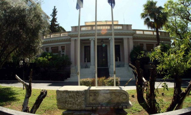 Σκηνικό «πολέμου» πιέζει την ελληνική κυβέρνηση