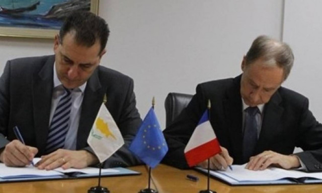 «Έπεσαν» οι υπογραφές με τη Total για το οικόπεδο 11 της ΑΟΖ